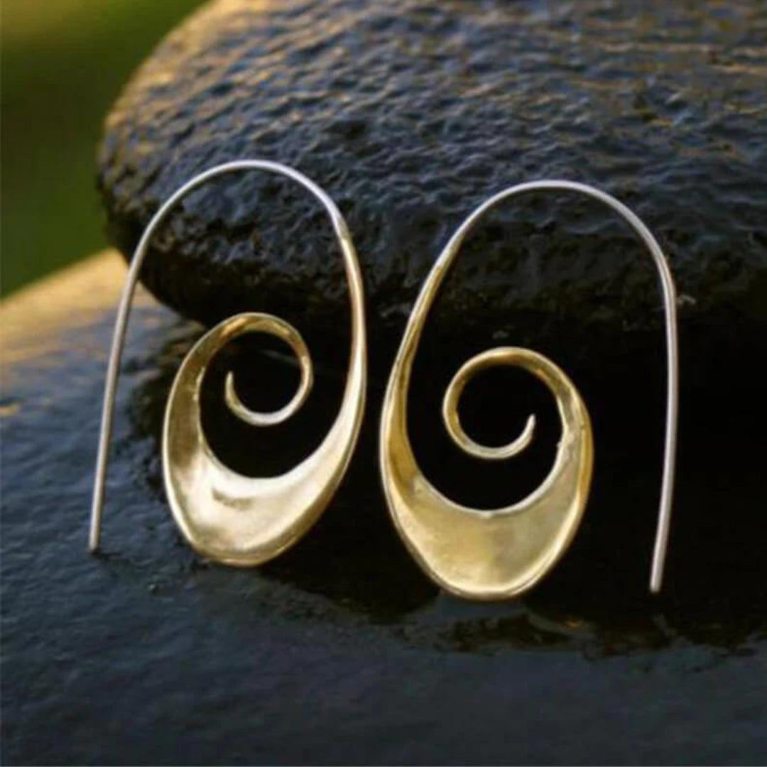 Auksiniai spiraliniai boho auskarai