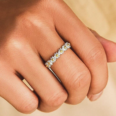 Reguliuojamas sidabro ir rankomis dažyto emalio žiedas Daisy Ring